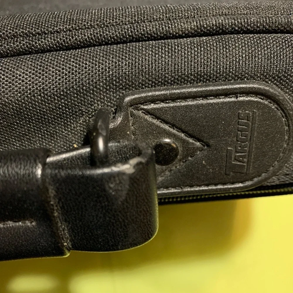 Targus • Black Classic Briefcase Messenger Carry Case Laptop Bag